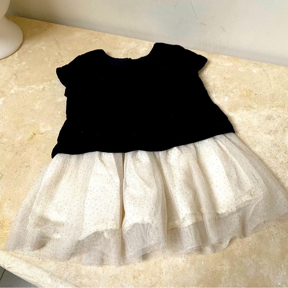 Baby GAP size 2T Black velvet top and cream Tulle with sparkles bottom Dress EUC